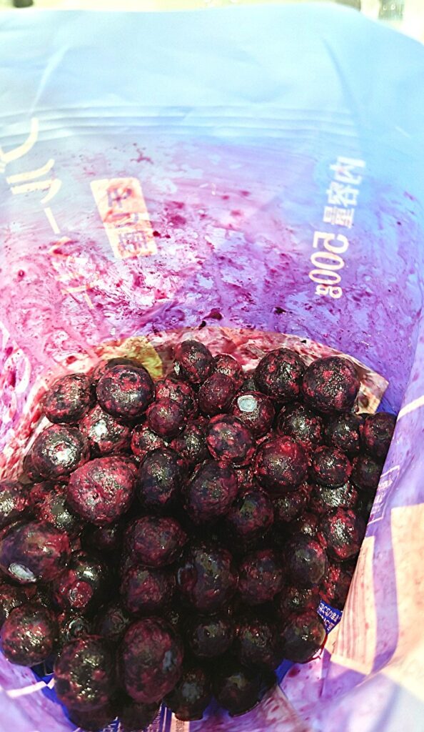 業務スーパー 冷凍 ブルーベリー 袋の中