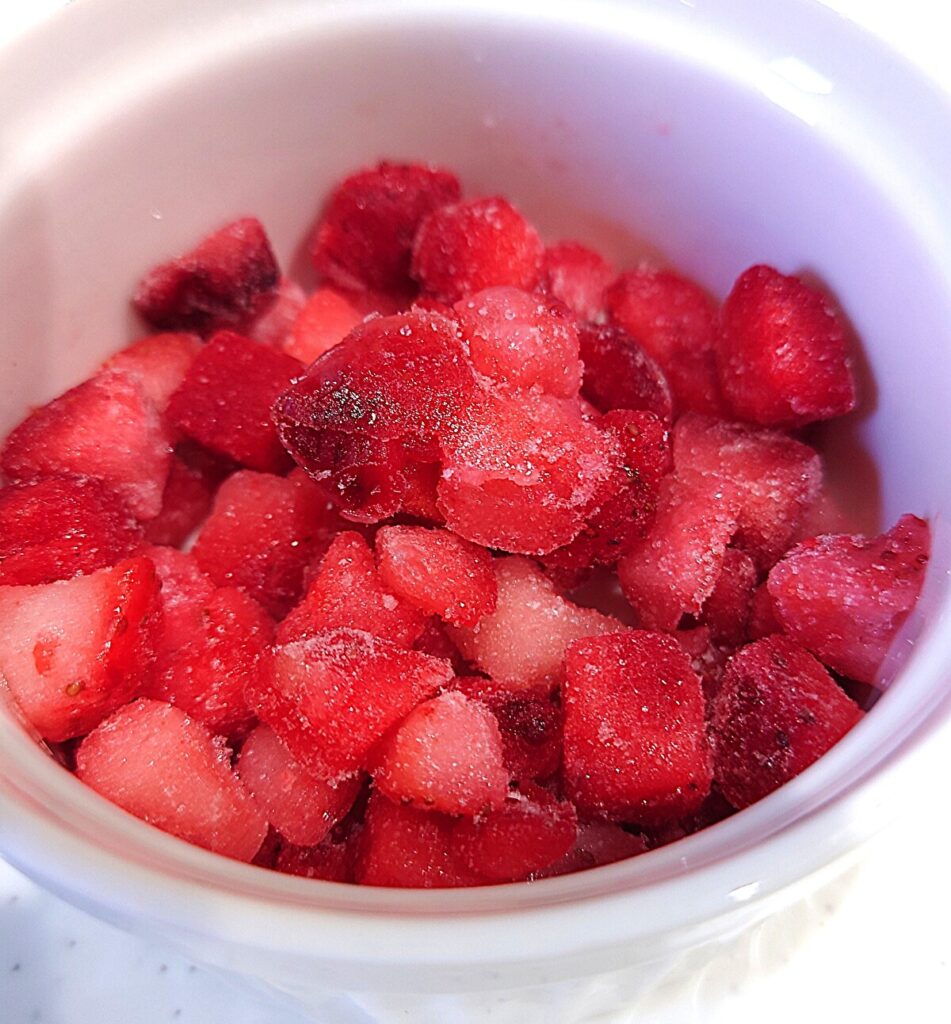 業務スーパー 冷凍 ストロベリー ダイスカット 中身