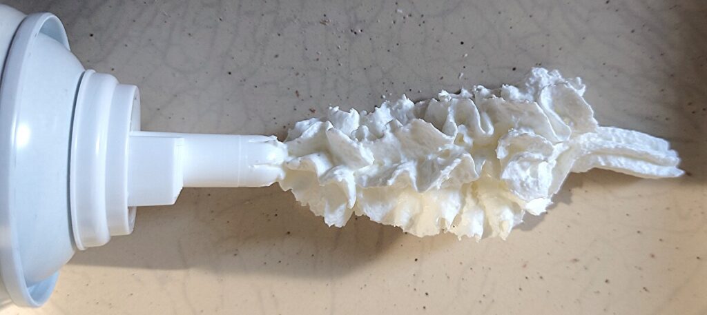 業務スーパー スプレーホイップクリーム 使用感