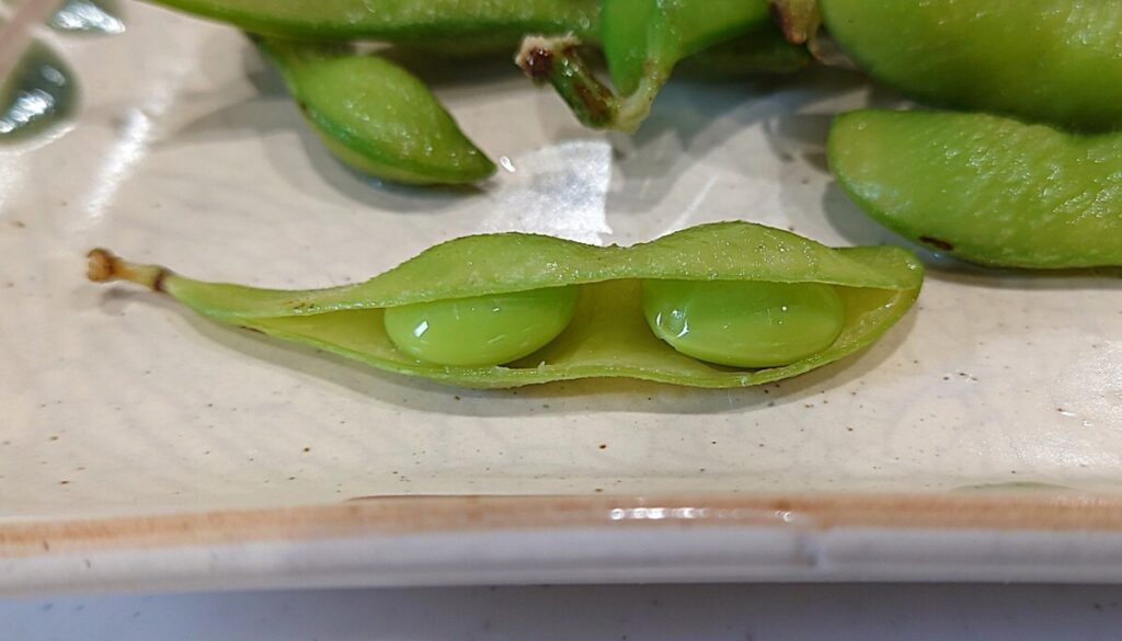 業務スーパー 冷凍 塩味 えだまめ（枝豆） 鞘の中1