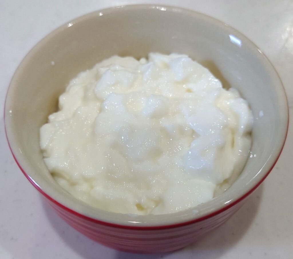 業務スーパー 牛乳パックスイーツ 杏仁豆腐 盛り付けたところ