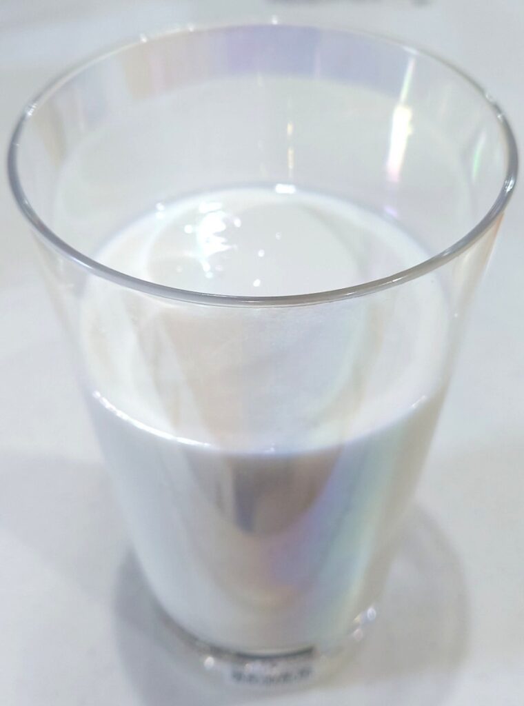 業務スーパー 牛乳パックスイーツ 杏仁豆腐 実食 杏仁ドリンク