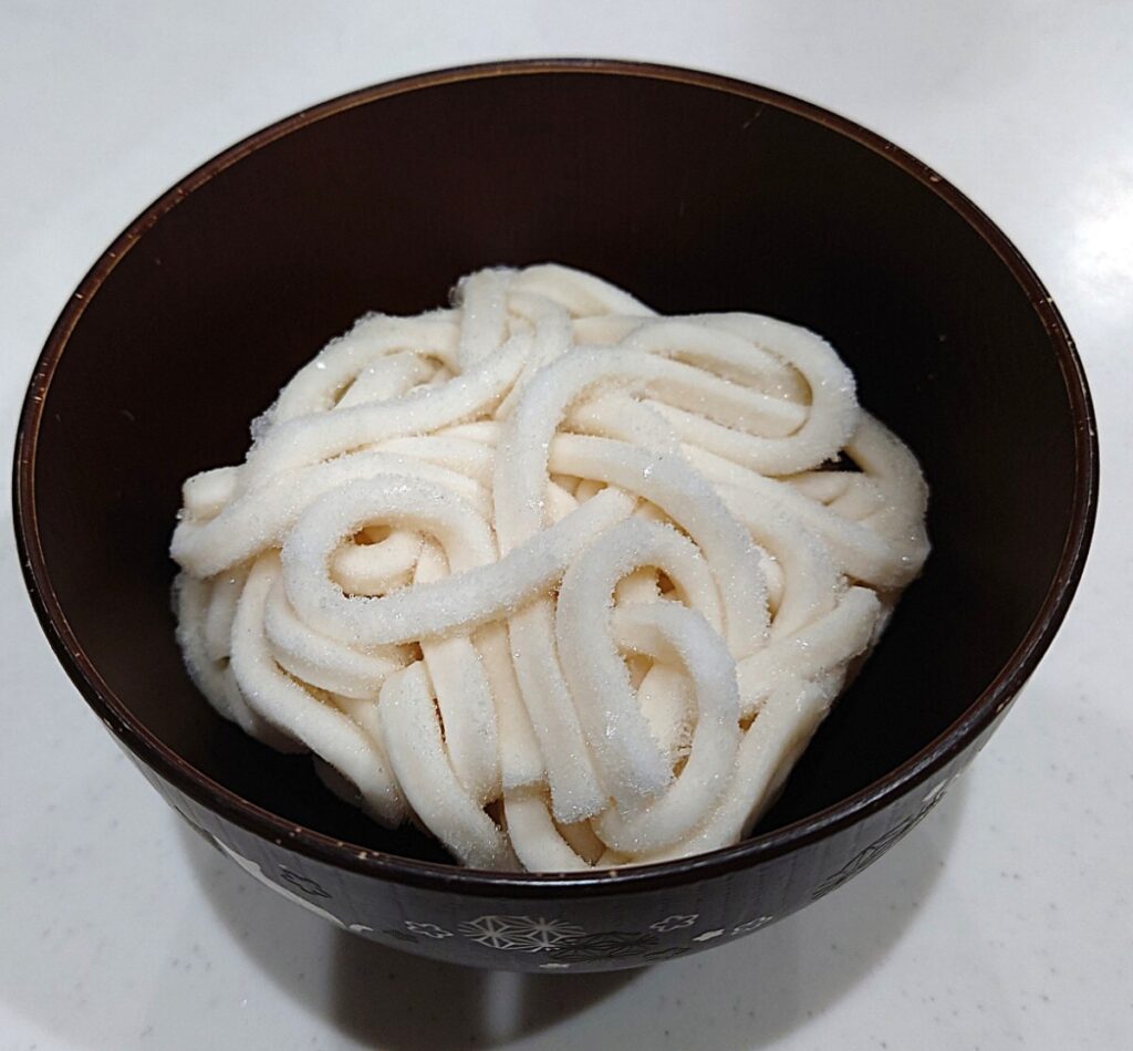 業務スーパー 冷凍 小分け 讃岐うどん サイズ感