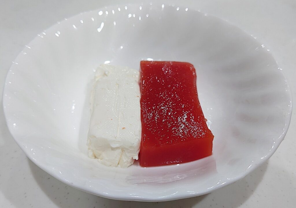 業務スーパー 牛乳パックスイーツ 完熟トマトゼリー 実食 そのまま＋チーズ