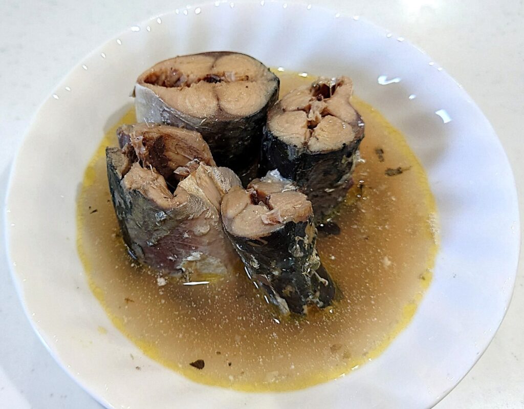 業務スーパー さば 水煮缶 そのまま食べる