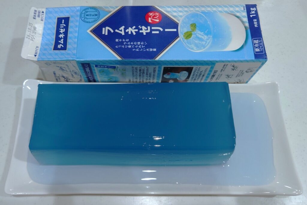 業務スーパー 牛乳パックスイーツ ラムネゼリー 全体のサイズ感
