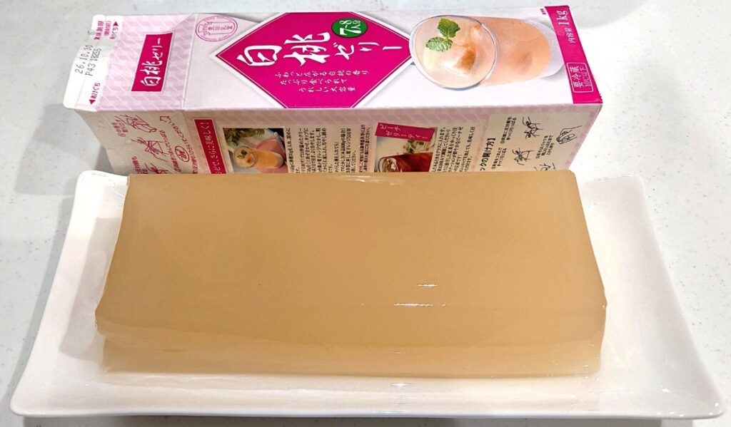 業務スーパー 牛乳パックスイーツ 白桃ゼリー 全体のサイズ感