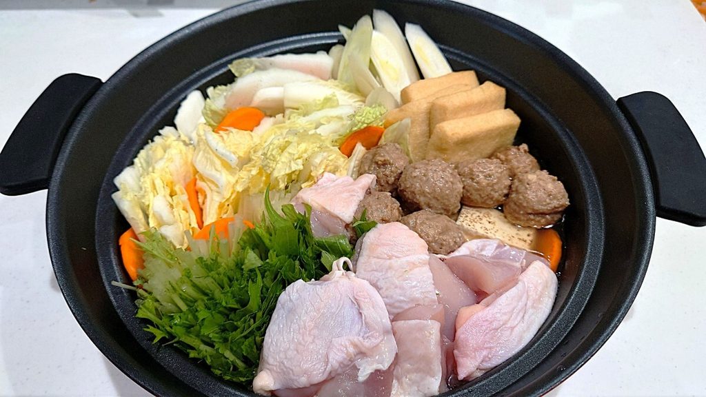 業務スーパー 調味料 塩鍋つゆ 加熱前 具材の写真