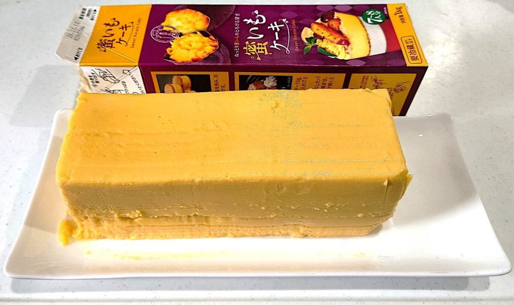 業務スーパー 牛乳パックスイーツ 密いもケーキ 全体のサイズ感